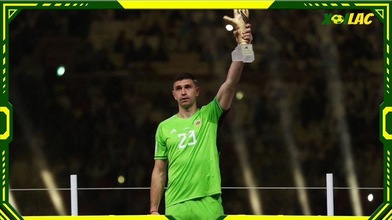 Emiliano Martinez là chủ nhân Găng tay Vàng World Cup gần nhất